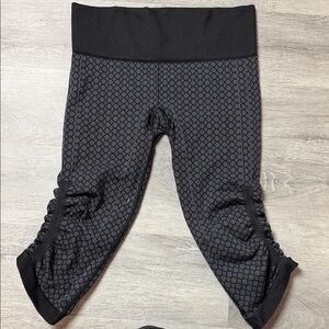 Lululemon Athletica Black Ruched Capris